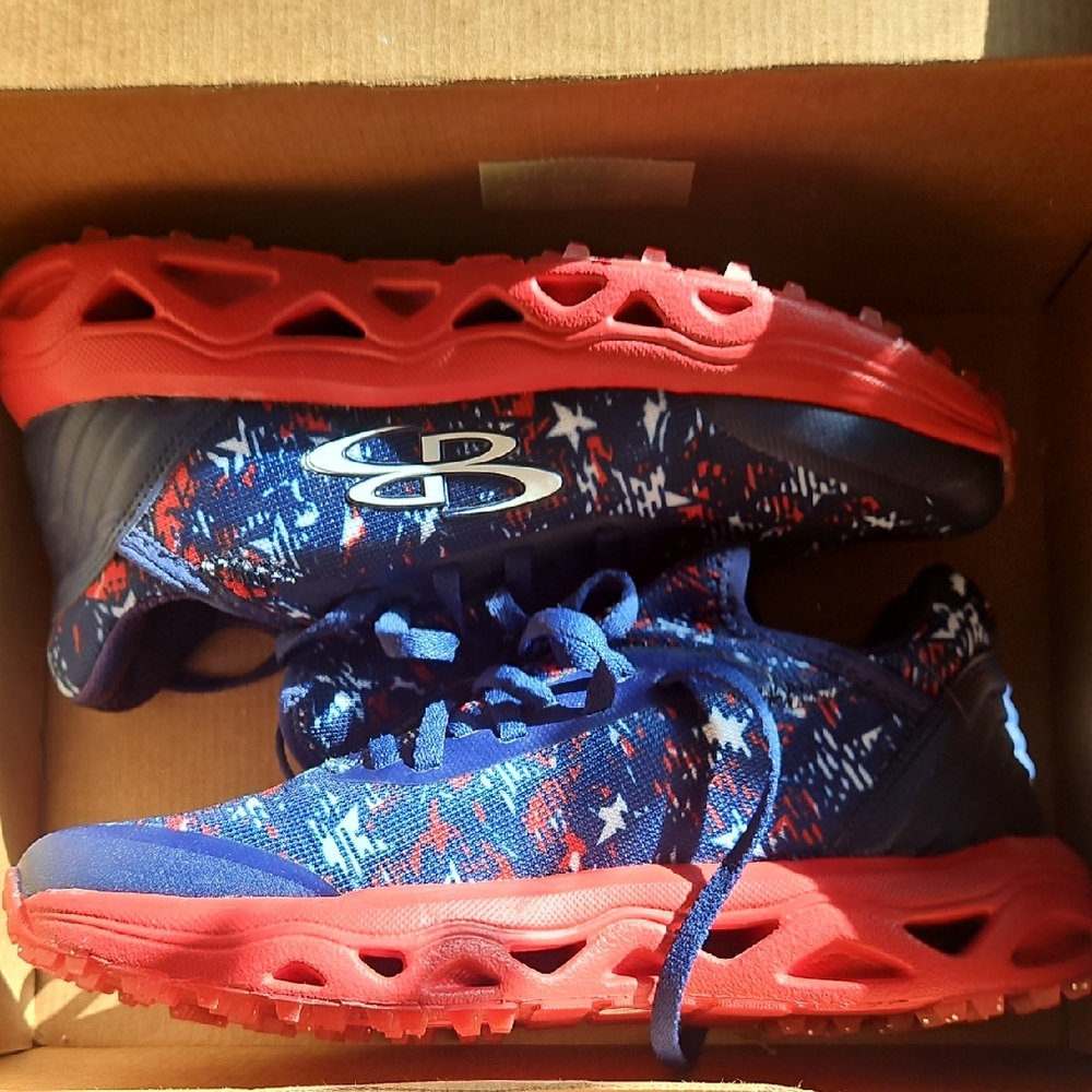 NIB Womens Boombah Softball Turf Shoes